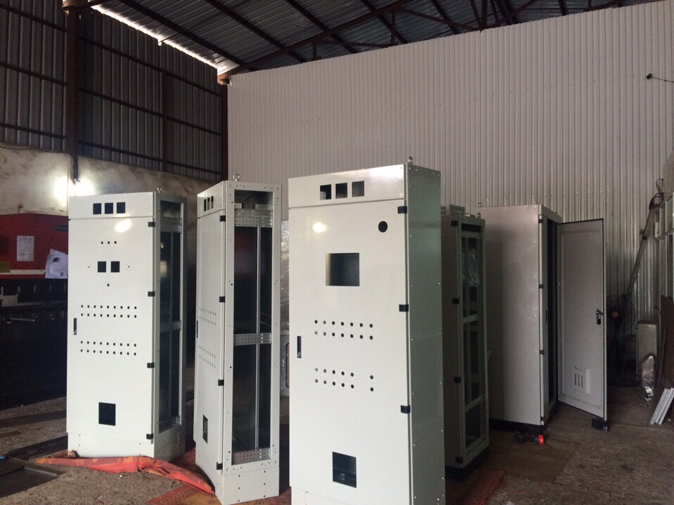 Giá thành vỏ tủ điện sơn tĩnh điện hiện nay