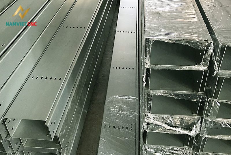 Ưu điểm đầu tiên của máng cáp điện là bảo vệ dây cáp Ưu điểm đầu tiên của máng cáp điện là bảo vệ dây cáp