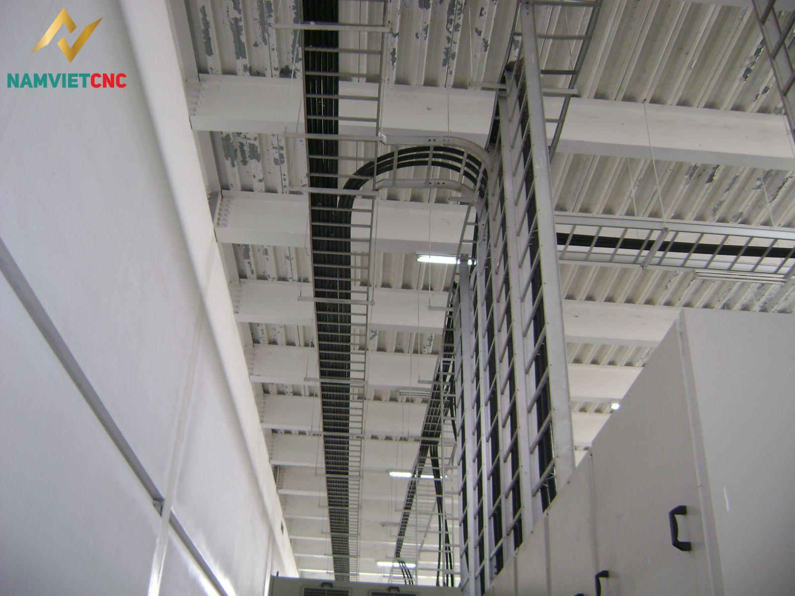máng cáp 300x100 và thông số kỹ thuật