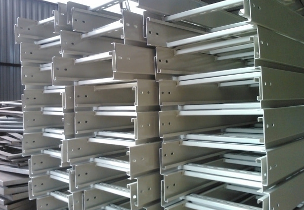 thang cáp 200x100 1 tìm hiểu về thang cáp 200x100