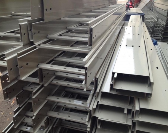 thang cáp 200x100 3 ưu điểm của thang cáp 200x100