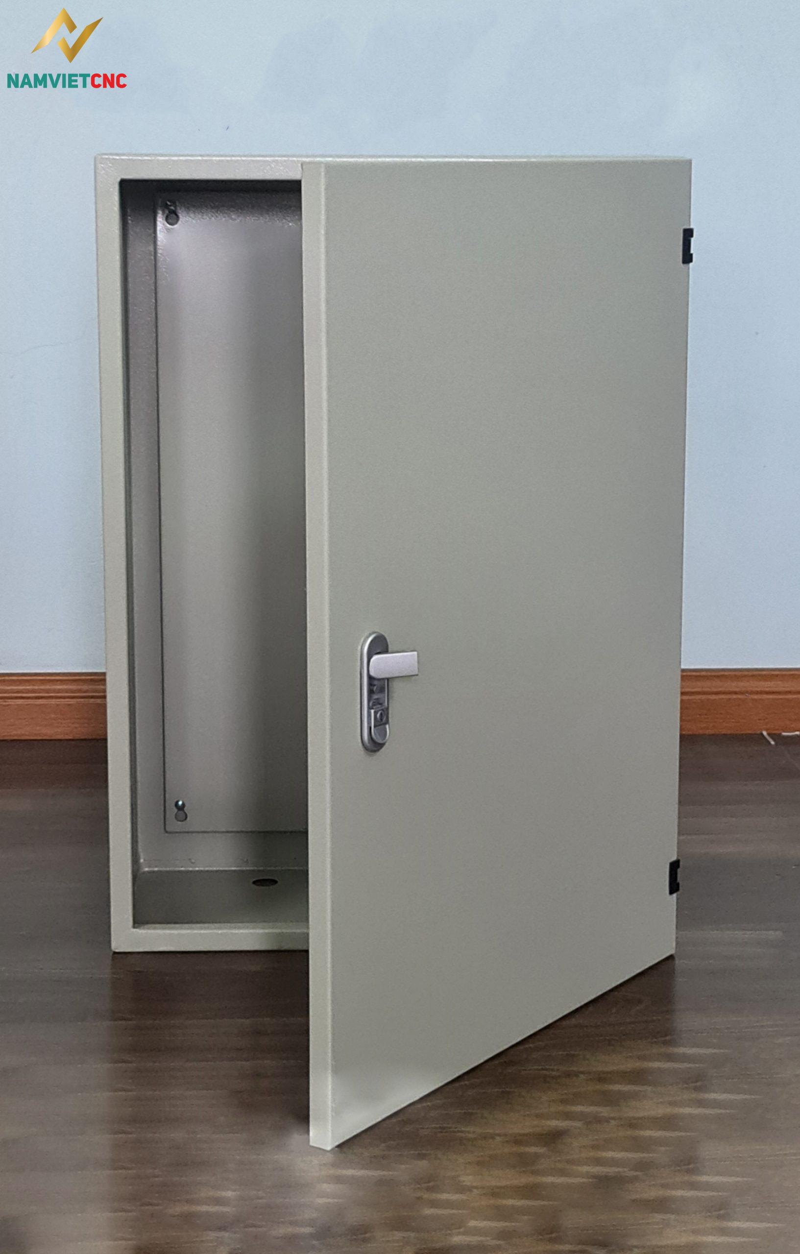 vo-tu-dien-400-600-200 giá vỏ tủ điện 400x600x200