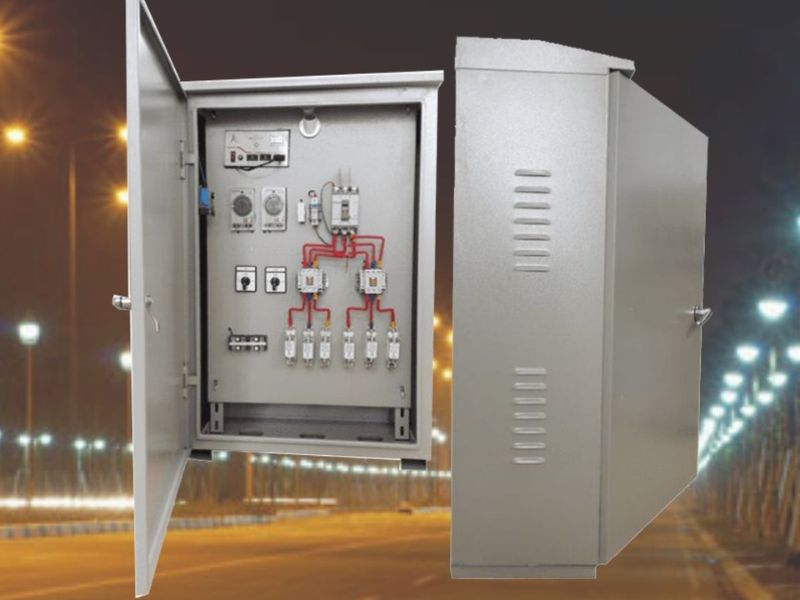 mua vỏ tủ điện chiếu sáng tại Nam Việt CNC